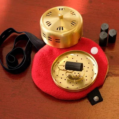Vue 4 de MoxaBox ronde en laiton