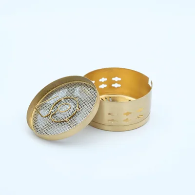 Vue 2 de MoxaBox ronde en laiton