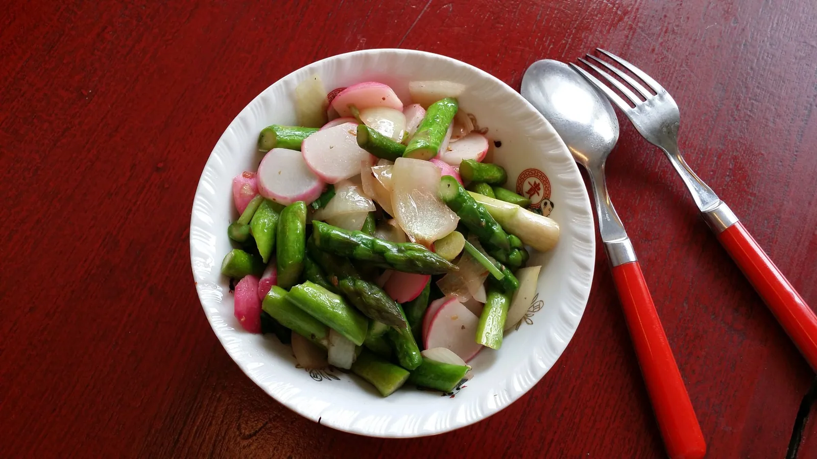 Recette printanière: salade d’asperges vertes